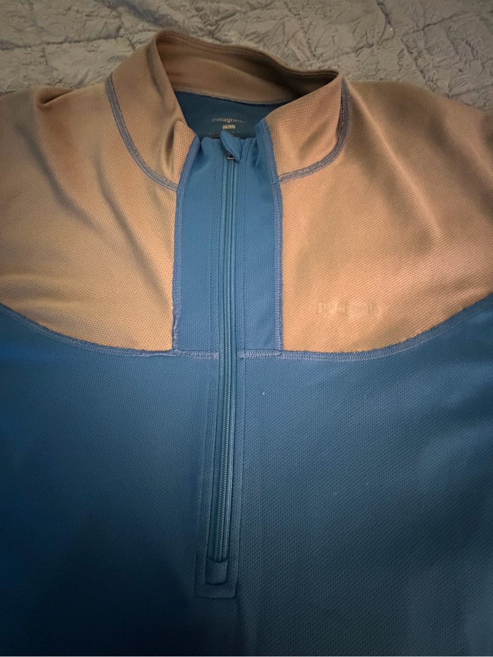 Patagonia Blue and Cream Short Sleeve Zip-Front Top Men’s Large - Picture 3 of 5